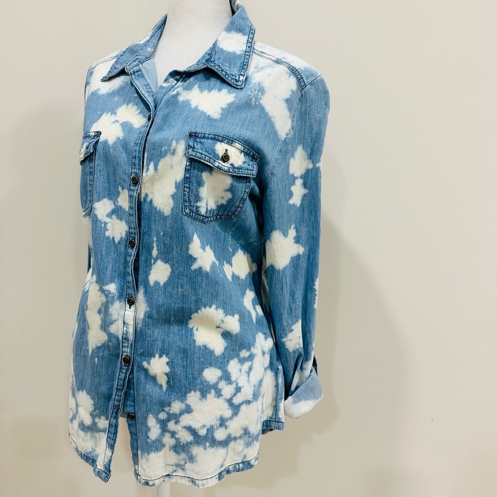 l.e.i Womens Junior Longsleeve Denim Bleach Acid Washed Button Shirt- L(11-13) - Picture 2 of 10